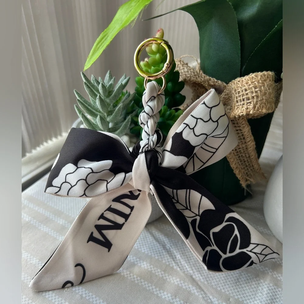 Large Silk Bowknot Keychain/Bagcharm - Picture 4 of 4